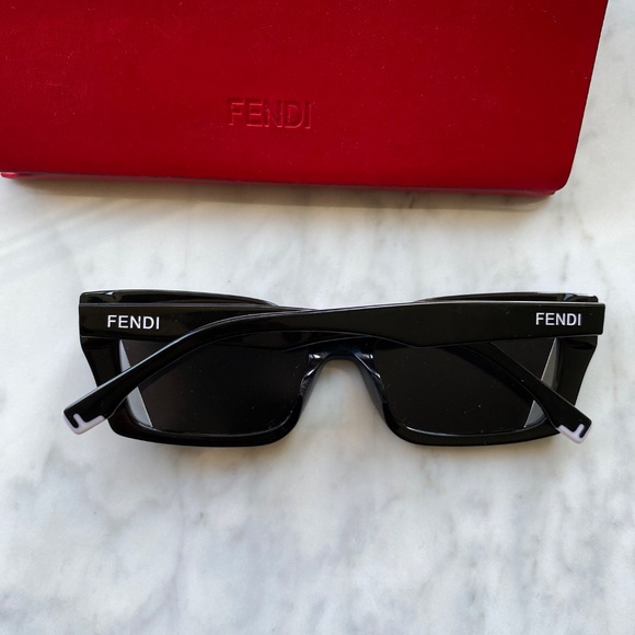 Fendi - Rectangular Sunglasses - Picture 1 of 10